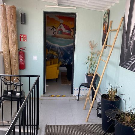 The Island Hostel & Cafe Lagos Bagian luar foto